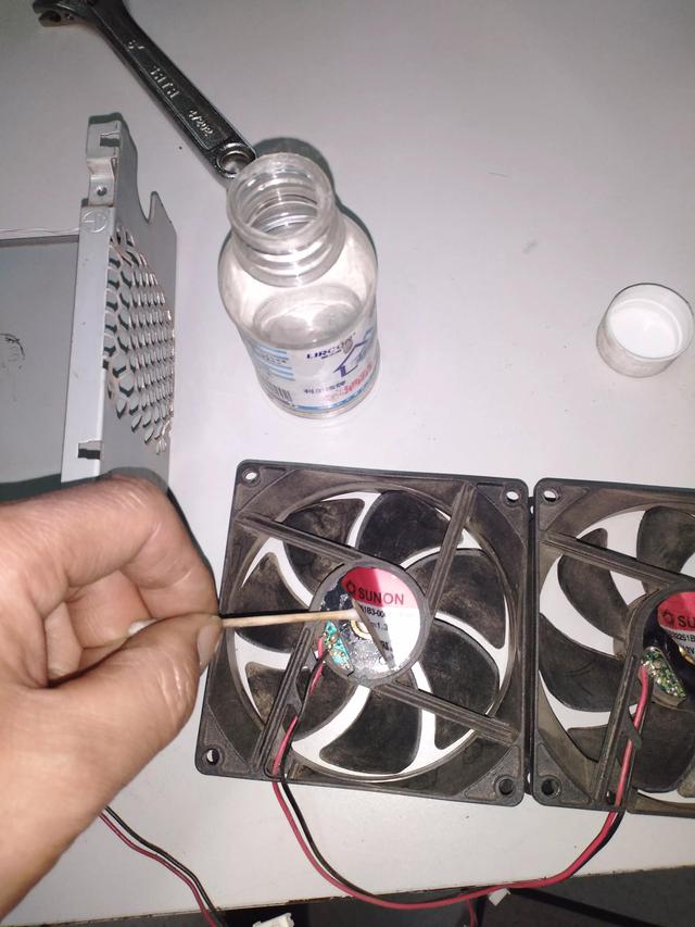 监控主机有异响电工是怎样维修的...-第7张图片-深圳监控安装